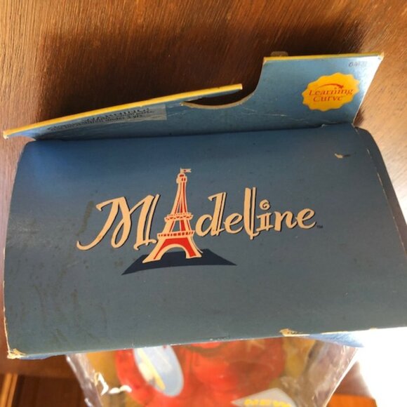 LEARNING CURVE Madeline Poseable Doll 2003 - Picture 10 of 15